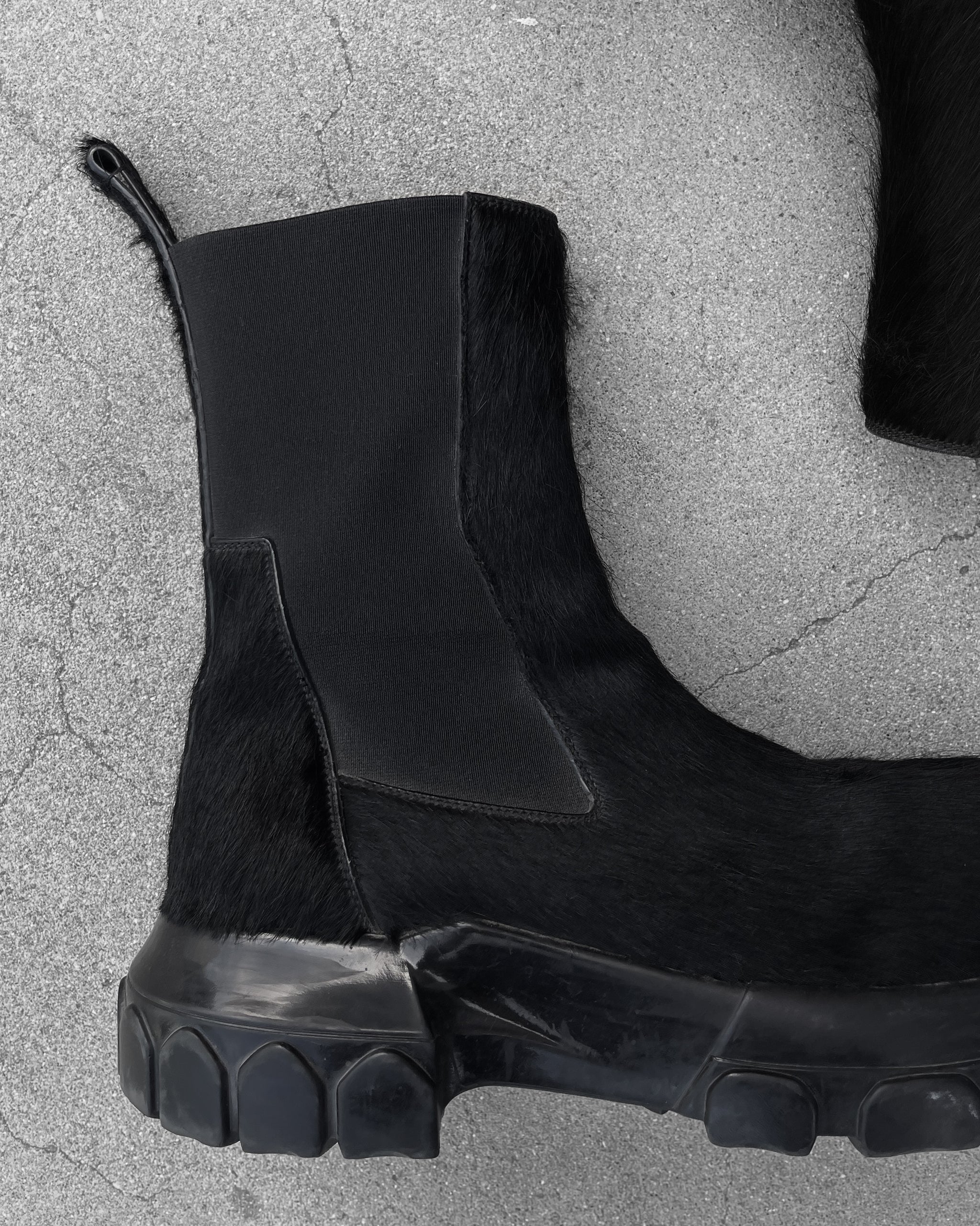 Rick Owens Pony Hair Bozo Boot (46) Rick Owens Rick Owens Pony Hair Beatle Bozo Tractor Boots  main image 3