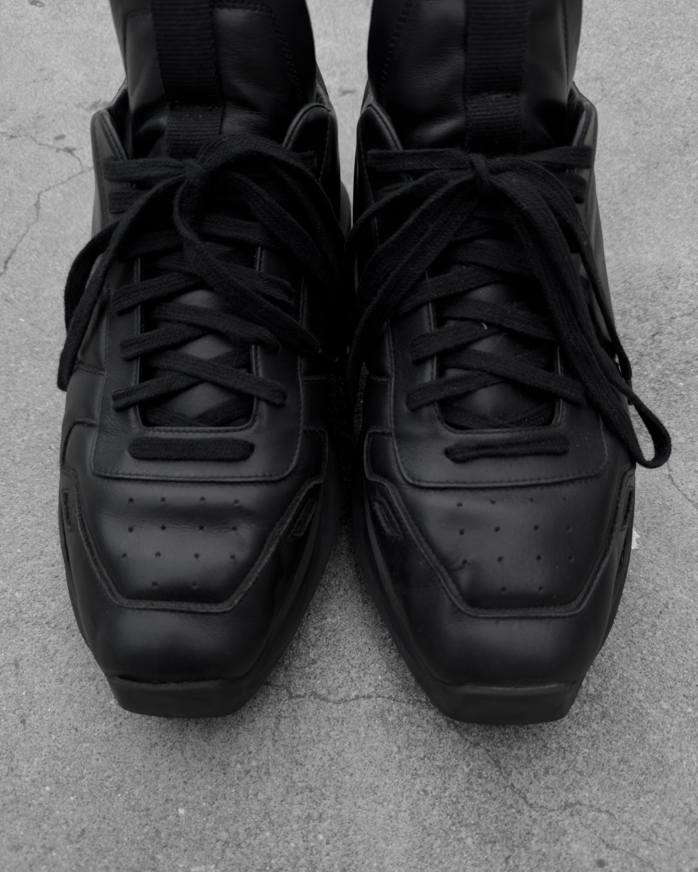RICK OWENS FW2023 'LUXOR' TRIPLE BLACK GETH RUNNER – UNSOUND RAGS