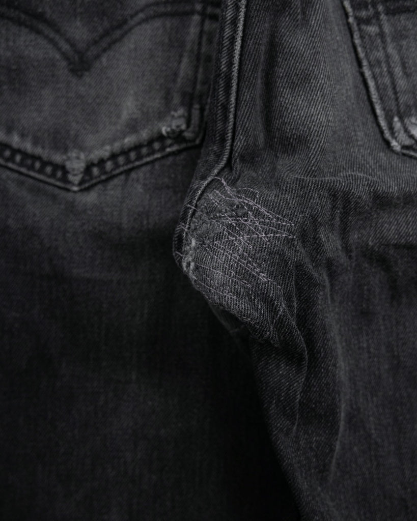 Levi's 501 Faded Charcoal Distressed Jeans - 1990s DETAIL PHOTO