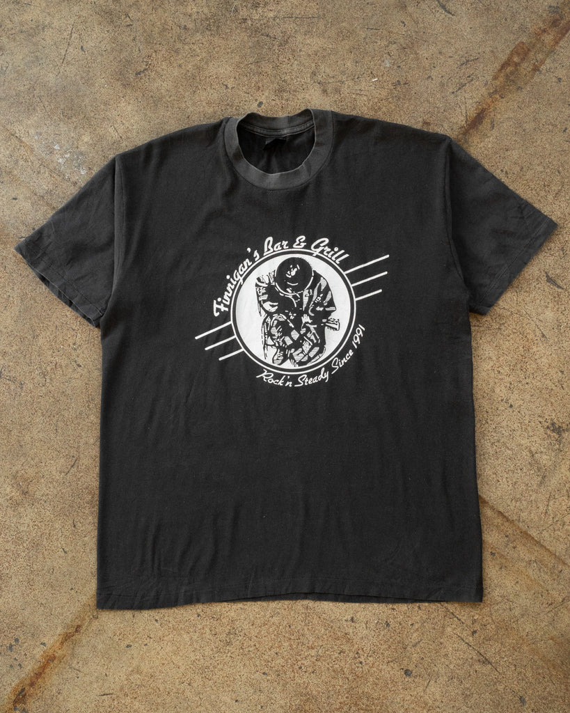 Single Stitched "Finnigan's Bar & Grill" Tee - 1990s front photo