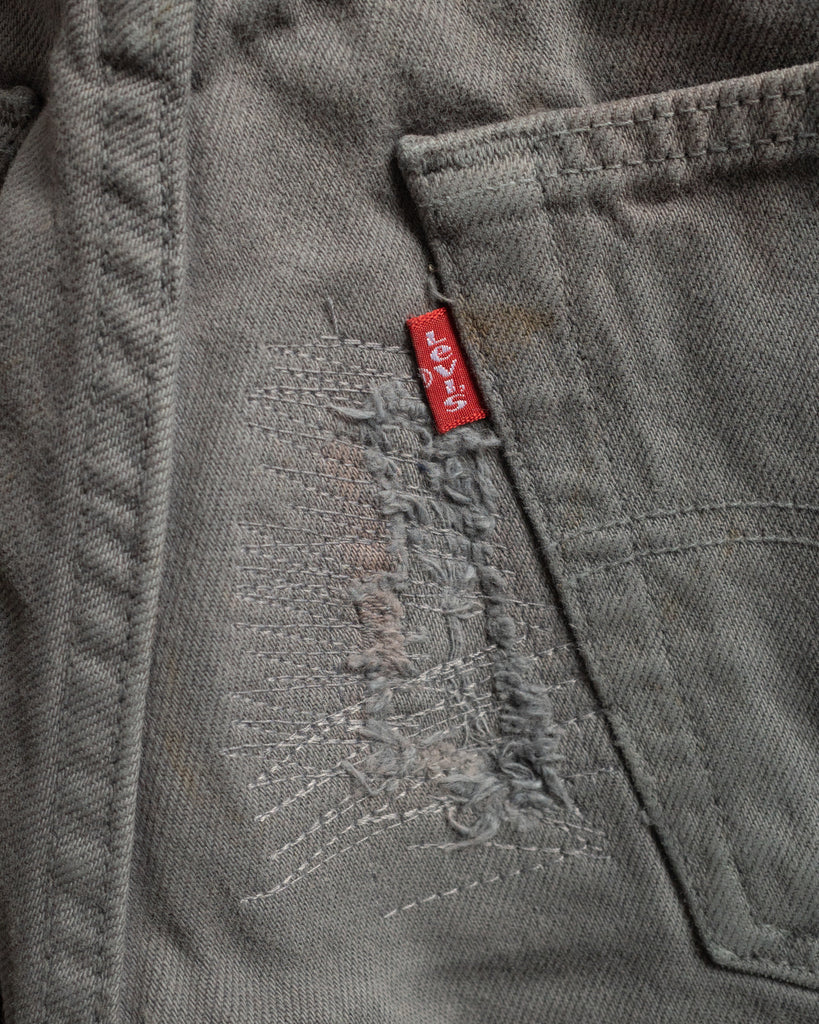 Levi's 501 Faded Grey Repaired Jeans - 1990s DETAIL PHOTO
