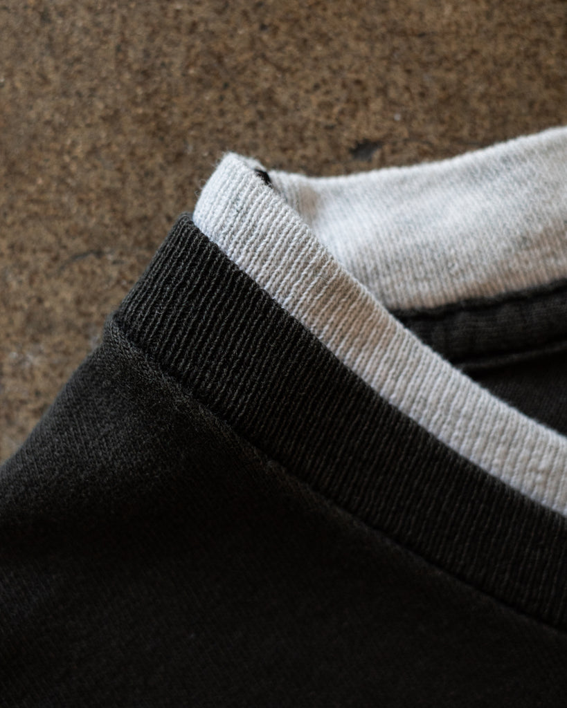 Single Stitched Double-Layered Collar Tee - 1990s collar detail photo