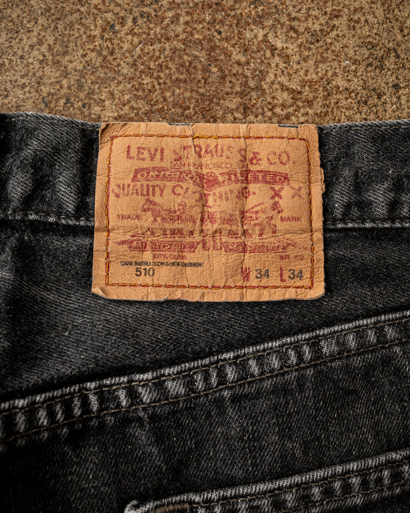 Levi's 501 Faded Black Released Hem Jeans - 1990s DETAIL PHOTO OF BACK PATCH