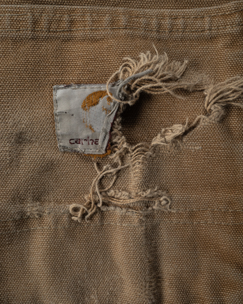 carhartt distressed pant detail